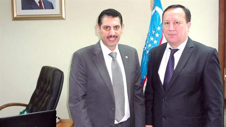 السفير الجيران مع رئيس لجنة شؤون الأديان في مجلس وزراء اوزبكستان