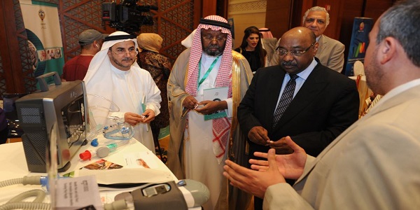 افتتاج المعرض الطبي المصاحب للمؤتمر الخليجي الأول لرعاية كبار السن