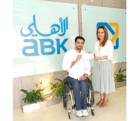 بنك الأهلي الكويتي يقدم رعاية للغواص فيصل الموسوي من ذوي الاعاقة