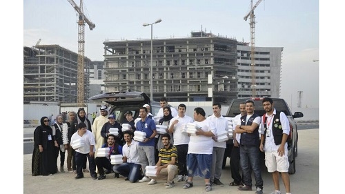 500 وجبات  وزعت على العمالة في مشروع مستشفى جابر من قبل بصمة كويتية وعبير 2 التطوعية